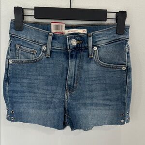 NWT Levi’s Mile High slim high rise summer vacation festival jean shorts size 25